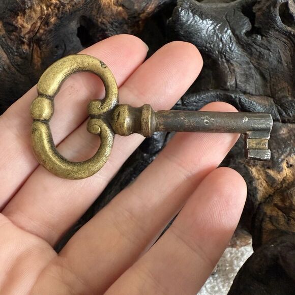 Vintage Key Armoire Drawer Brass Bow Steel Shank Open Barrel - Picture 8 of 8